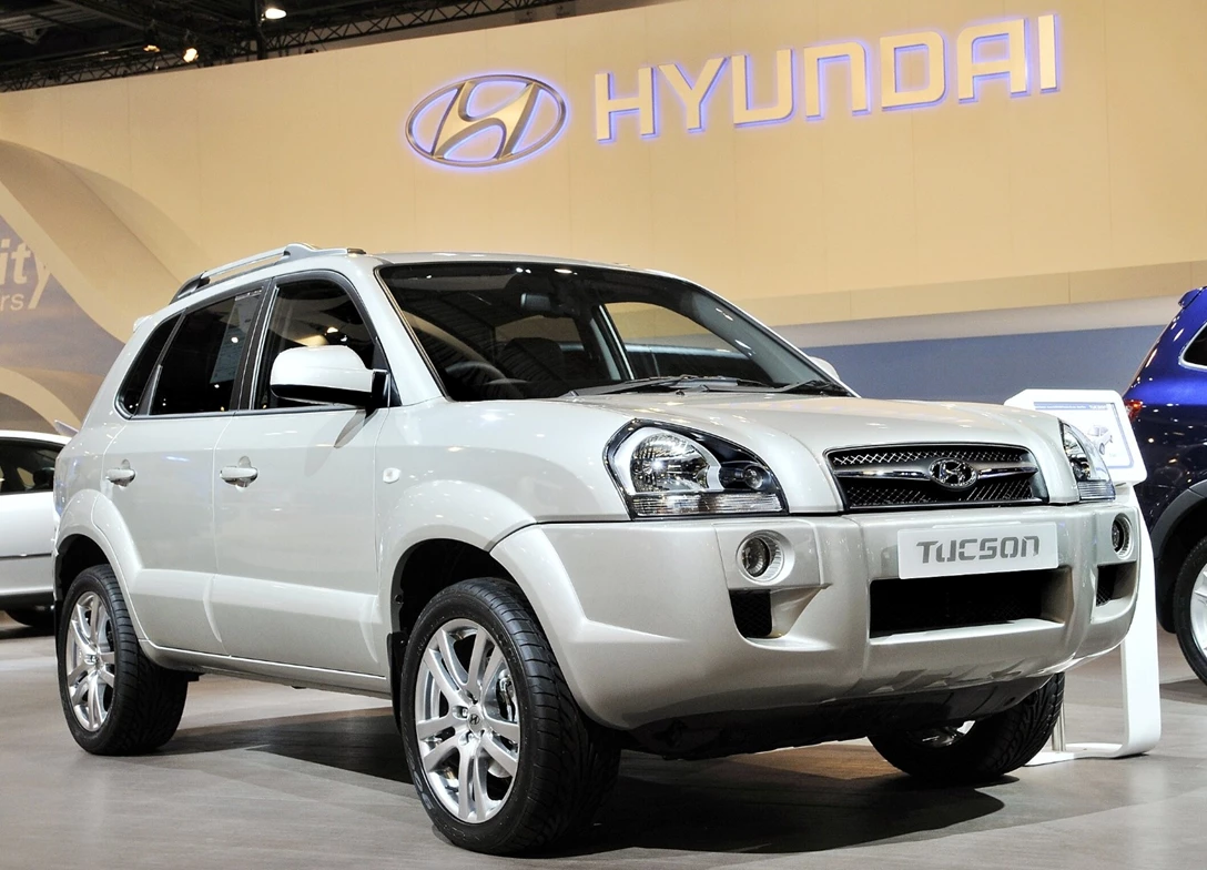 1686310-Hyundai-Tucson-2010-01.jpg