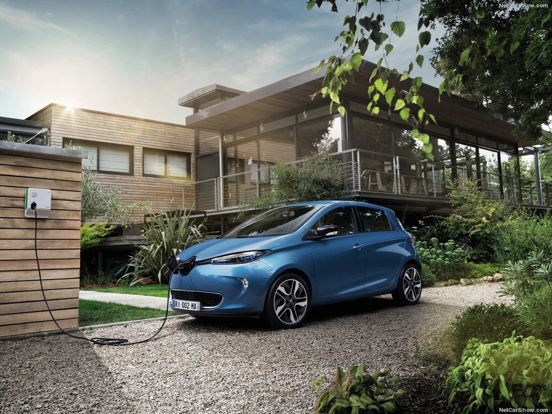 1589203-Renault-Zoe 4.jpg