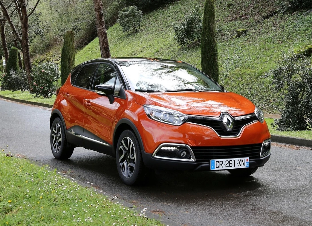 1647878-Renault-Captur-2016-02.jpg