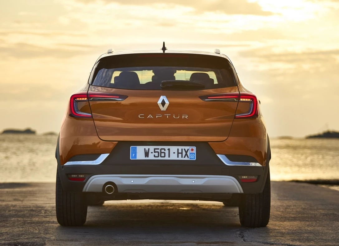 1643796-Renault-Captur-2021-04.jpg