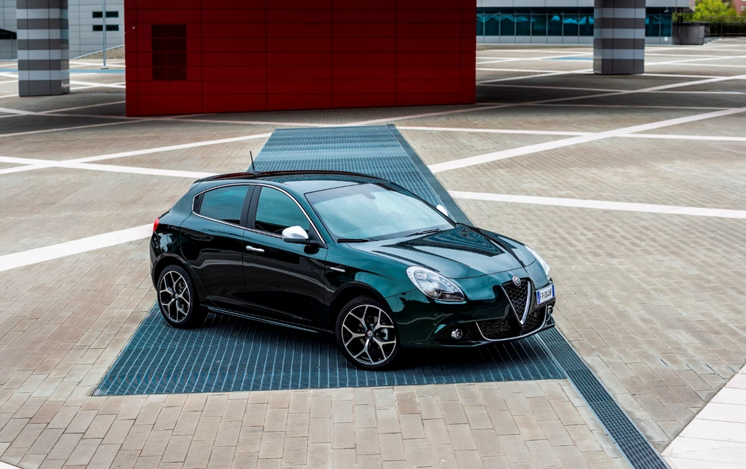 1614783-190410_Alfa-Romeo_Giulietta-Super_03.jpg