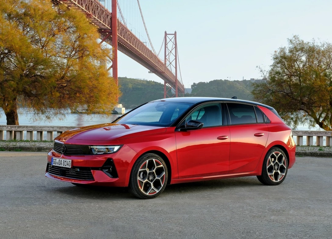 1693654-Opel-Astra-2024-04.jpg