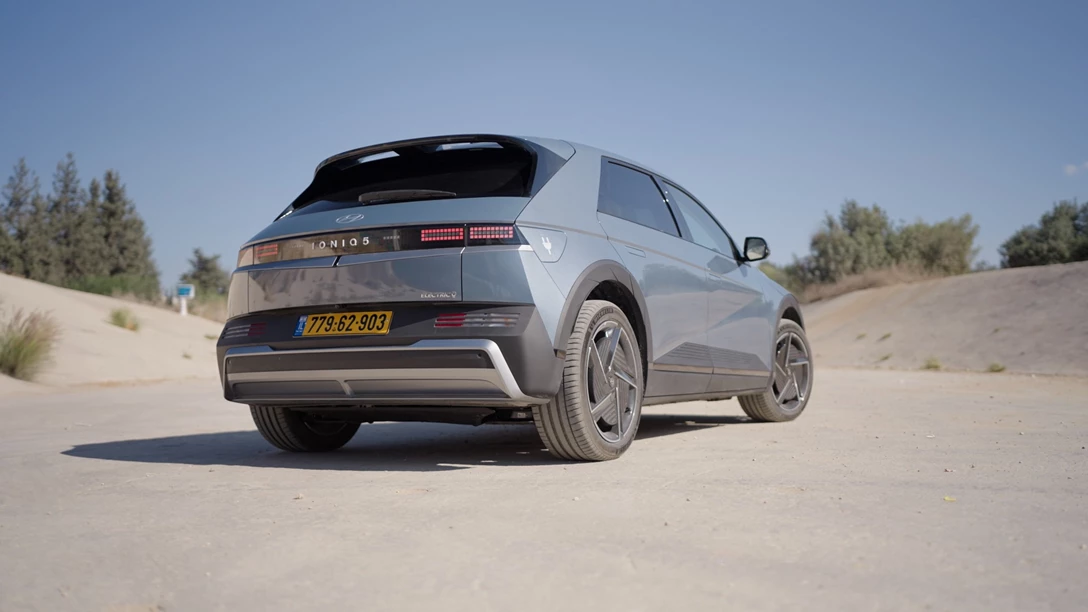 1704424-Hyundai IONIQ 5 2024.00_50_11_22.Still047.jpg