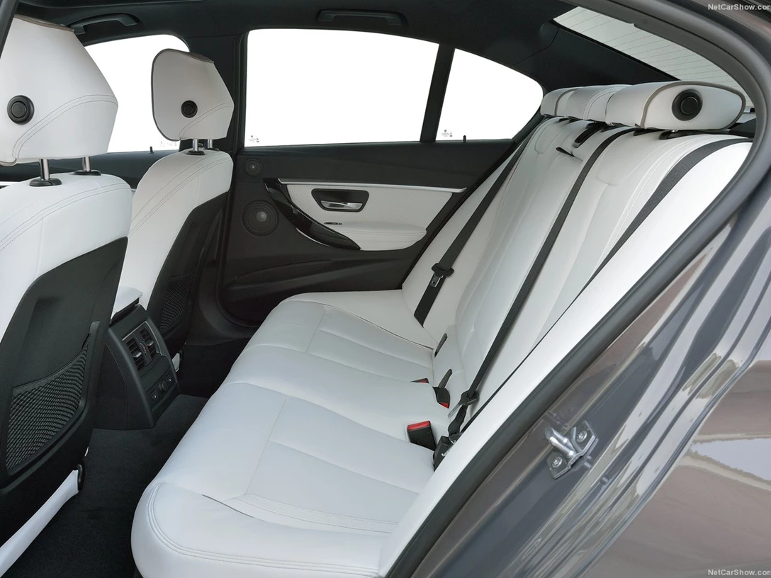 1585748-BMW-3-Series 5.jpg