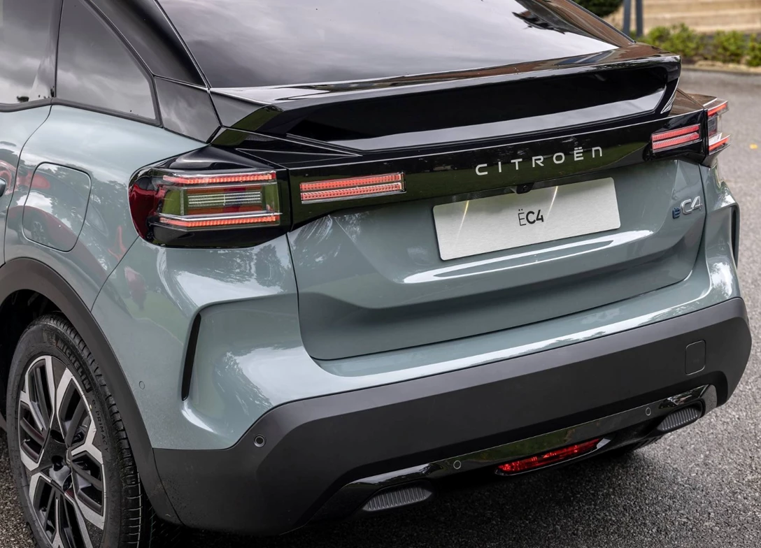 1706968-Citroen-C4-2025-10.jpg