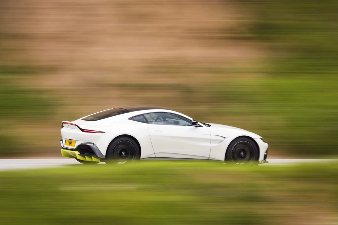 1599137-אסטון מרטין ואנטג מבחן דרכים השקה (35).jpg