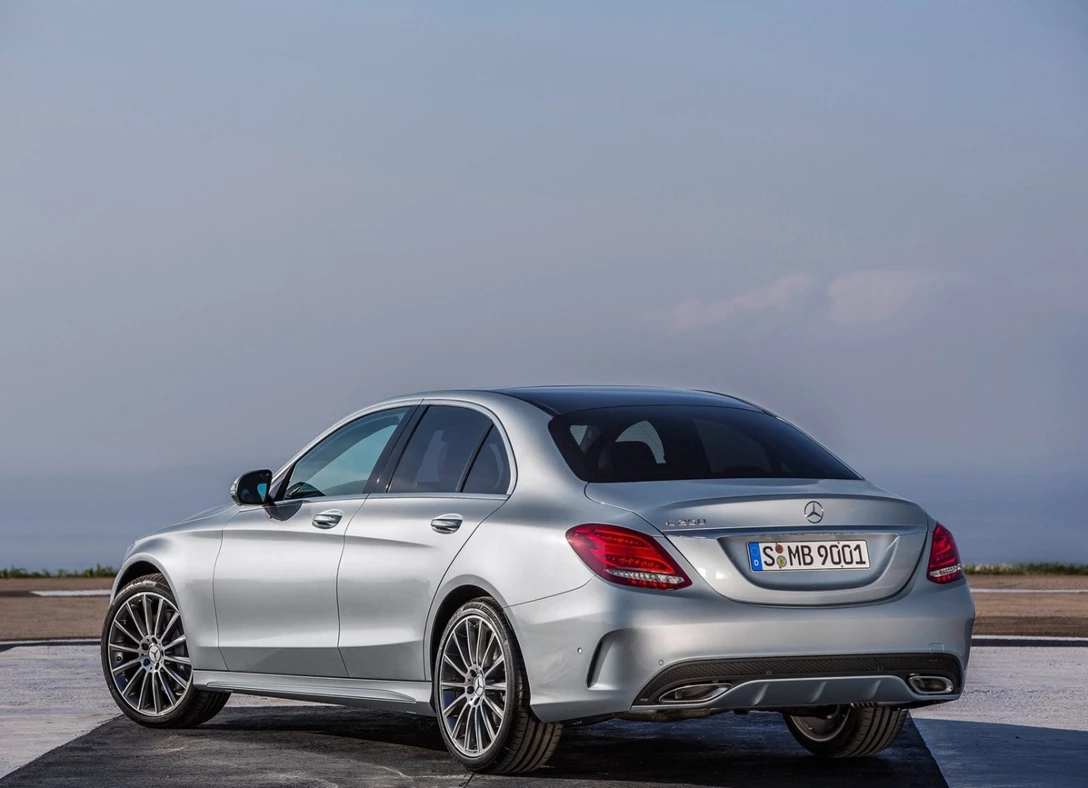 1648716-Mercedes-Benz-C-Class-2015-02.jpg