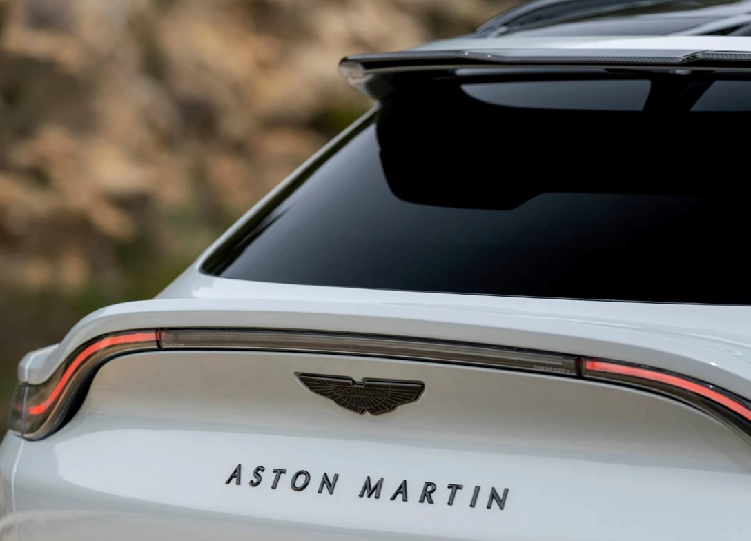 1709463-Aston_Martin-DBX707-2025-11.jpg