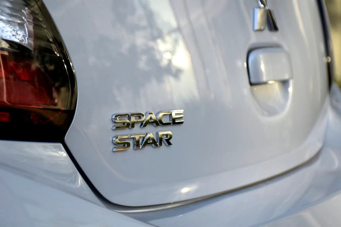 1663189-מיצובישי ספייס סטאר (4).JPG