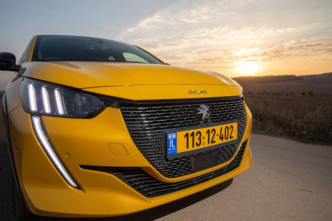 1635622-201008-peugeot-131.jpg