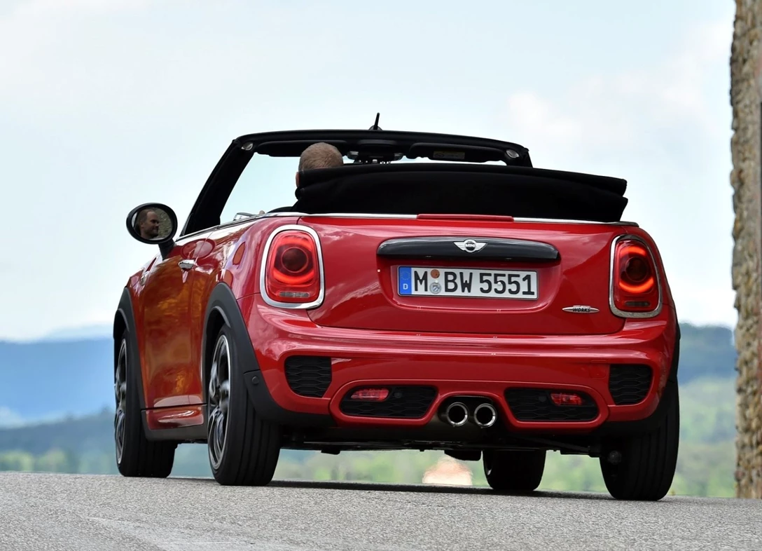 1660875-Mini-John_Cooper_Works_Convertible-2017-13.jpg
