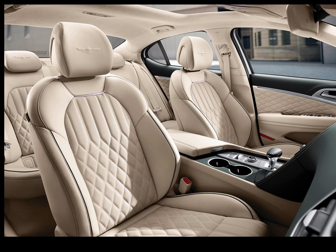 1644176-גנסיס G70 - 10.jpeg