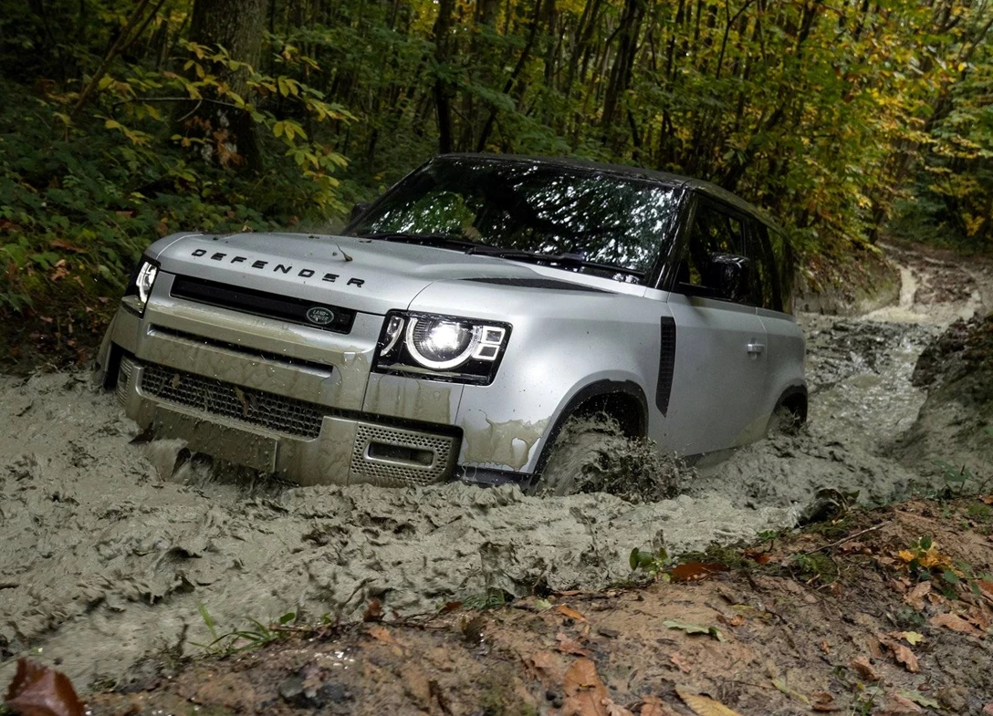 Land_Rover-Defender_90-2025 (5).jpg