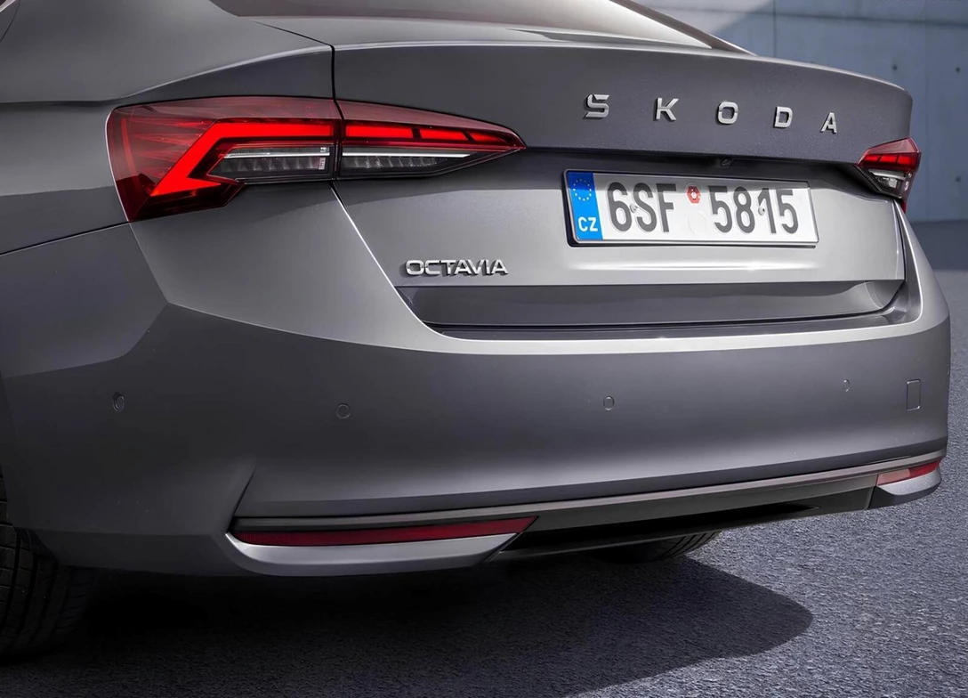 1700905-Skoda-Octavia-2024-07-FL.jpg