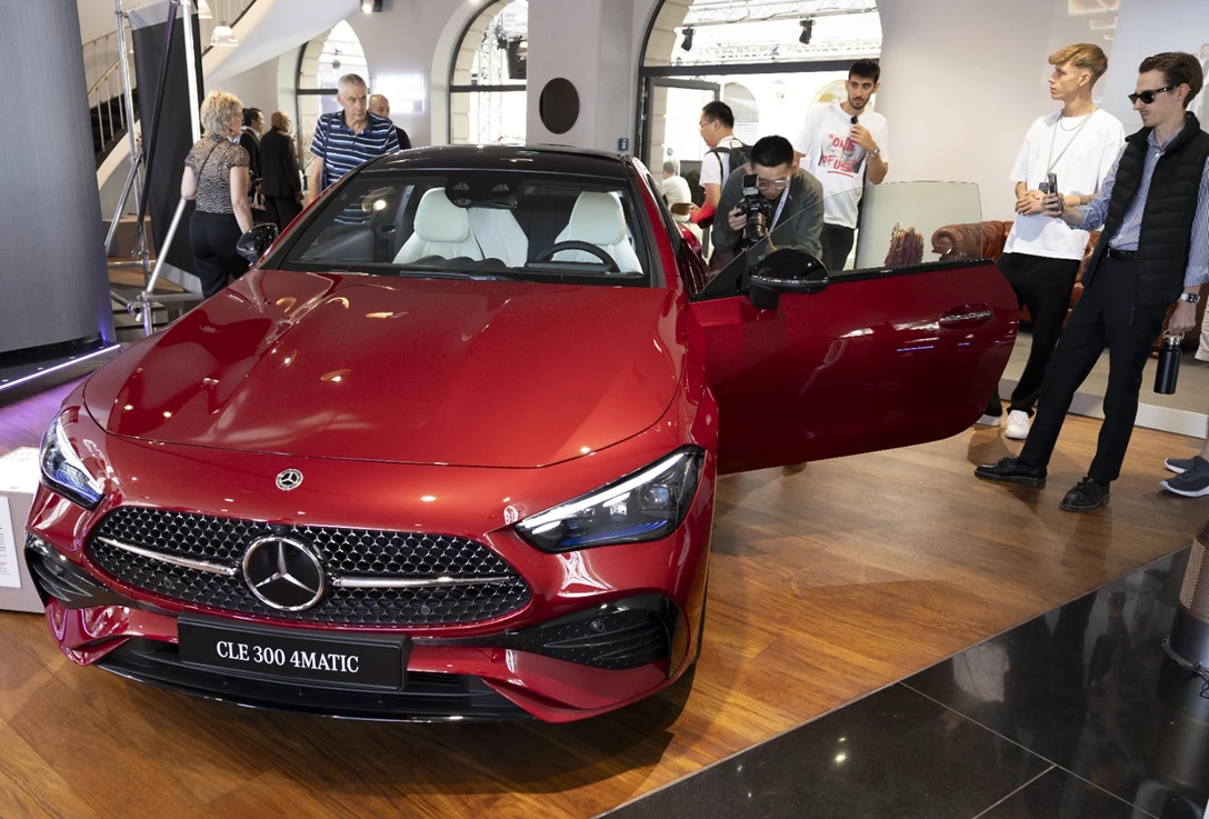 1688049-MERCEDES CLE-min.jpg