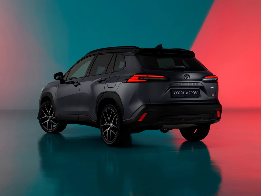 1708771-2025-corollacrossgrsport-004.jpg