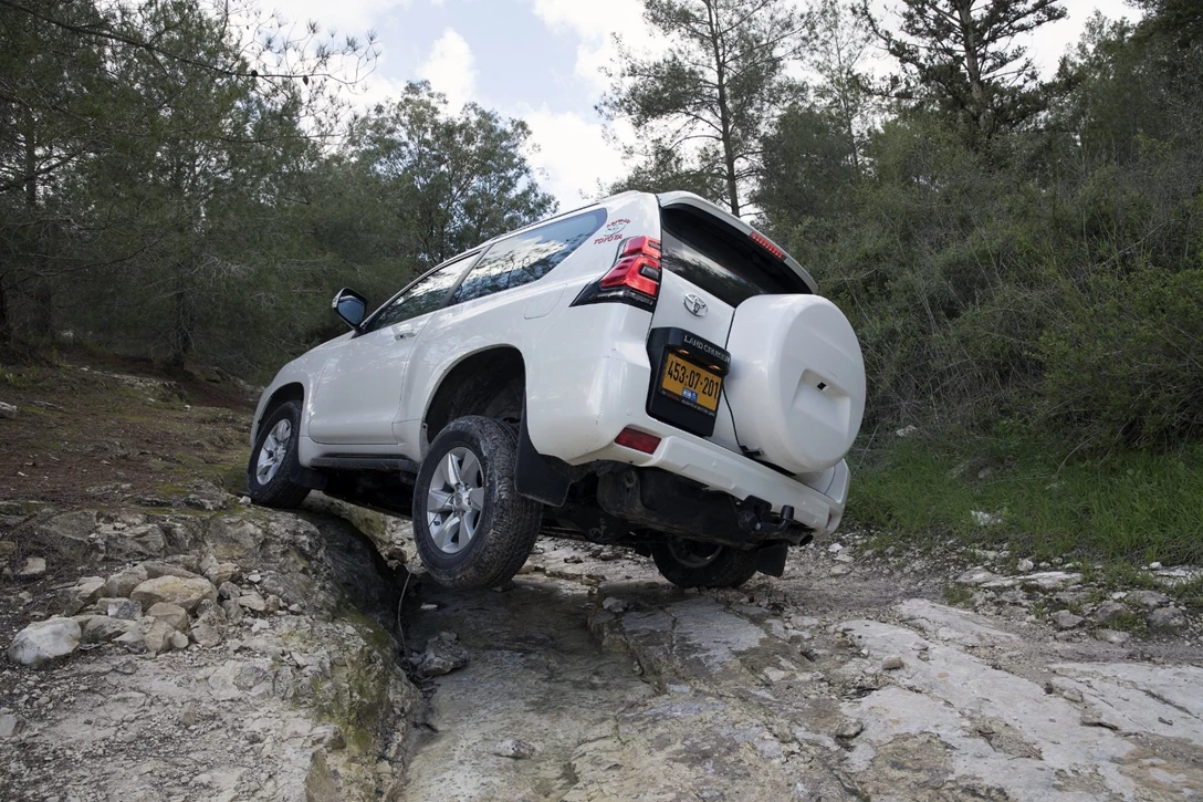 1616377-טויוטה לנד קרוזר קצר מבחן דרכים (5).jpg