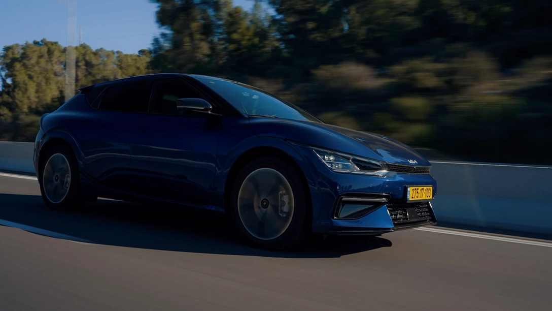 1679116-KIA EV6.00_08_41_15.Still011 copy-min.jpg