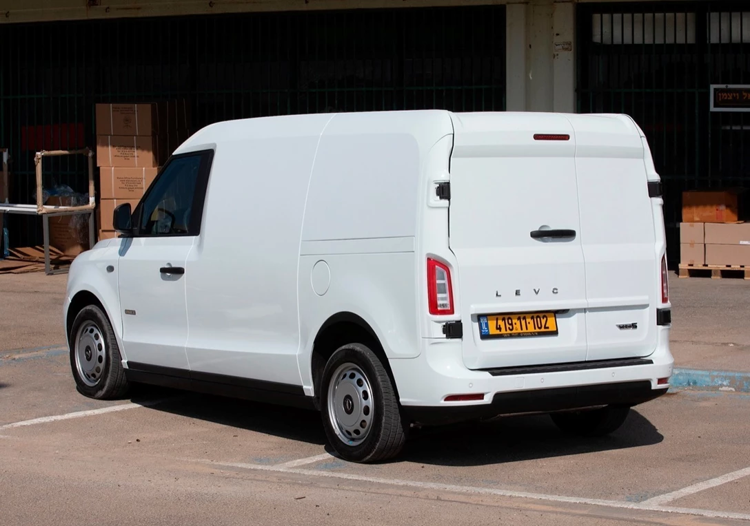 1655443-LEVC-VN5-04.jpg
