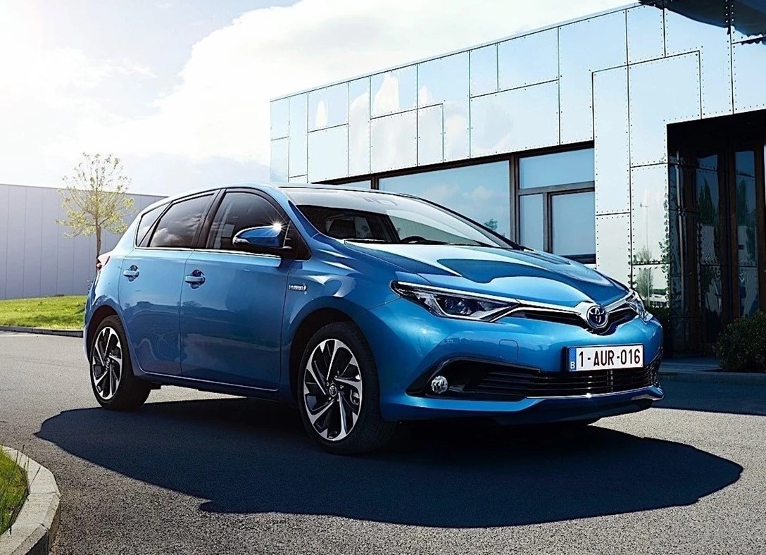 1647769-Toyota-Auris-2016-08.jpg