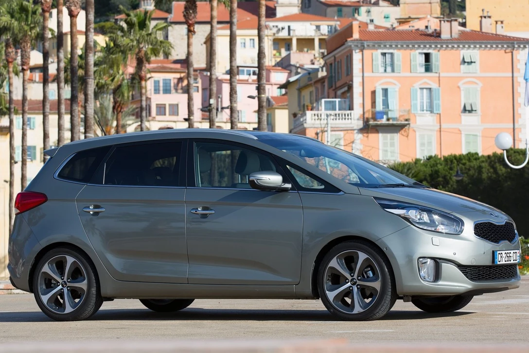 1592849-סקירת מיניוואנים (7).jpg