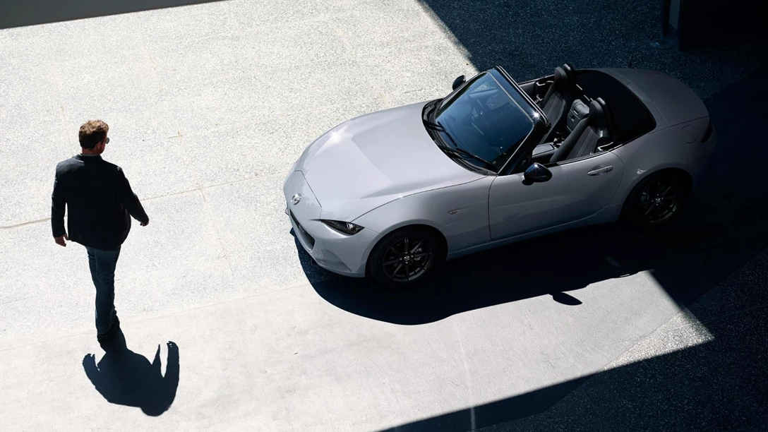 1688611-2024-Mazda-MX-5_5.jpg
