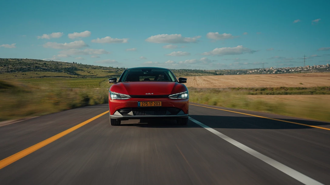 1681680-Hyundai IONIQ 5 vs Skoda Enyaq vs KIA EV6 vs TOYOTA BZ4X - 2023.02_50_31_02.Still248 copy.jpg