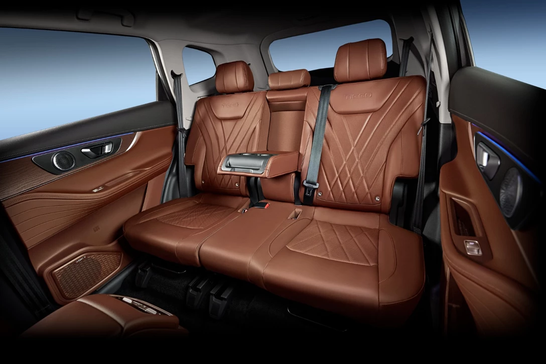 1700380-Rear space.jpg