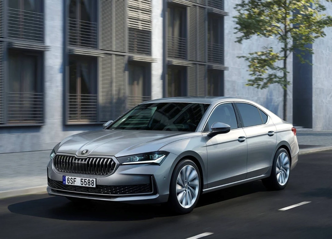 1705278-Skoda-Superb-2025-04.jpg