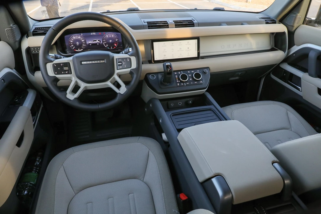 1640660-מסע לרגל השקת הדיפנדר הקצר בישראל, צילום רונן טופלברג (249).jpg