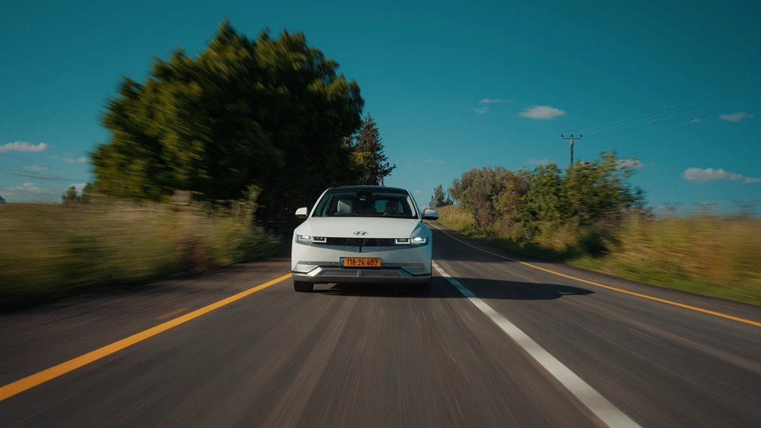 1681666-Hyundai IONIQ 5 vs Skoda Enyaq vs KIA EV6 vs TOYOTA BZ4X - 2023.02_33_25_16.Still230 copy.jpg