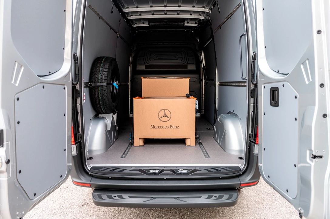 1671363-mercedes-sprinter-06.jpg