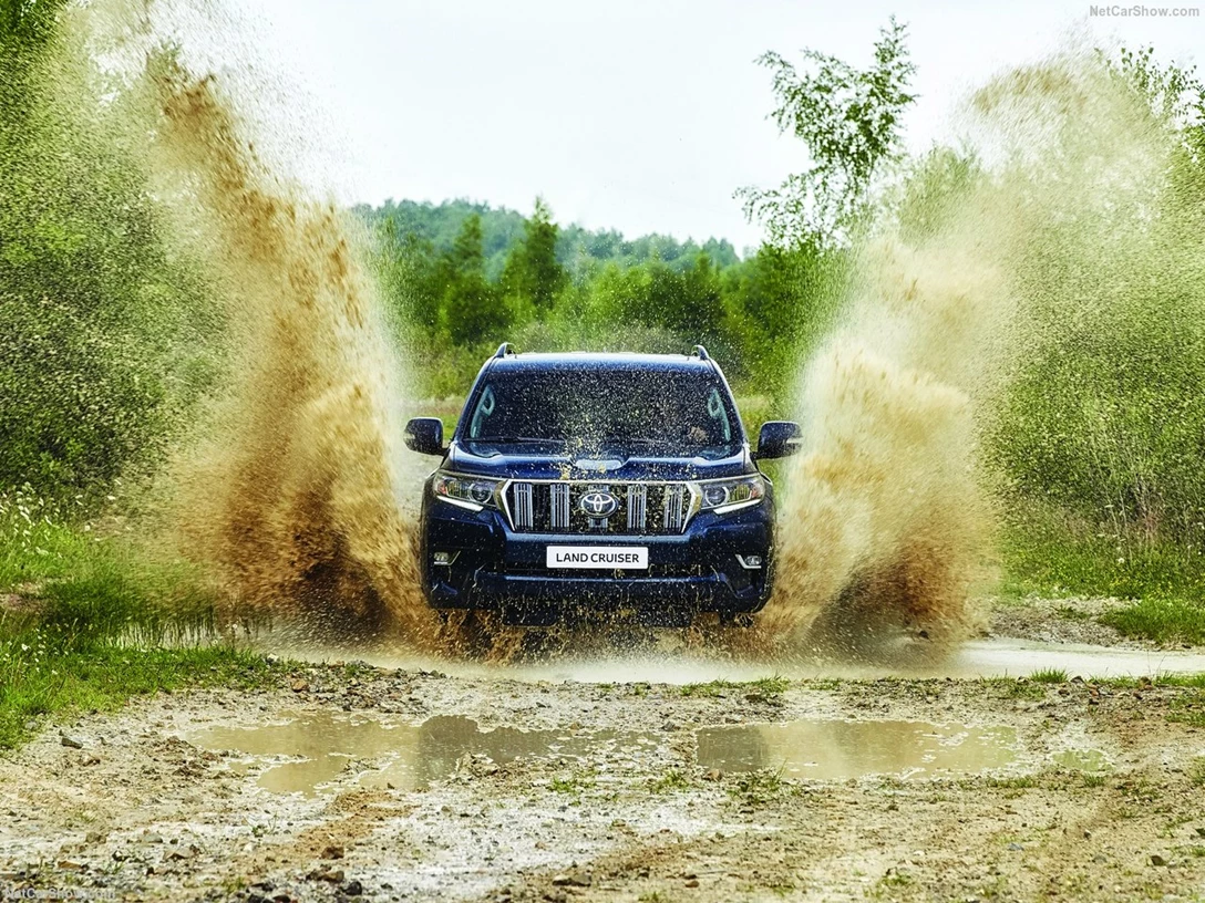 1590889-Toyota-Land_Cruiser 4.jpg