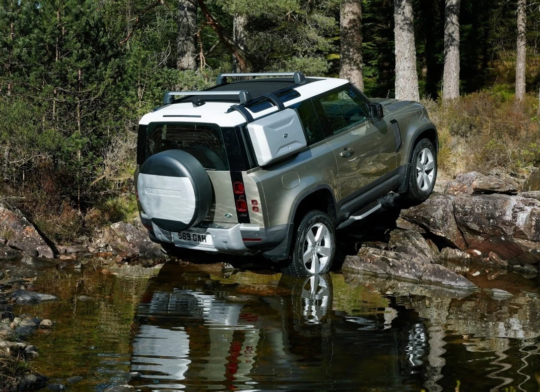 1639609-Land_Rover-Defender_90-02.jpg