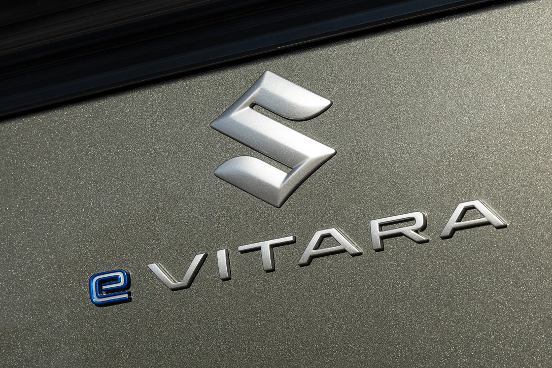 1708349-Suzuki_e_VITARA (20).jpg