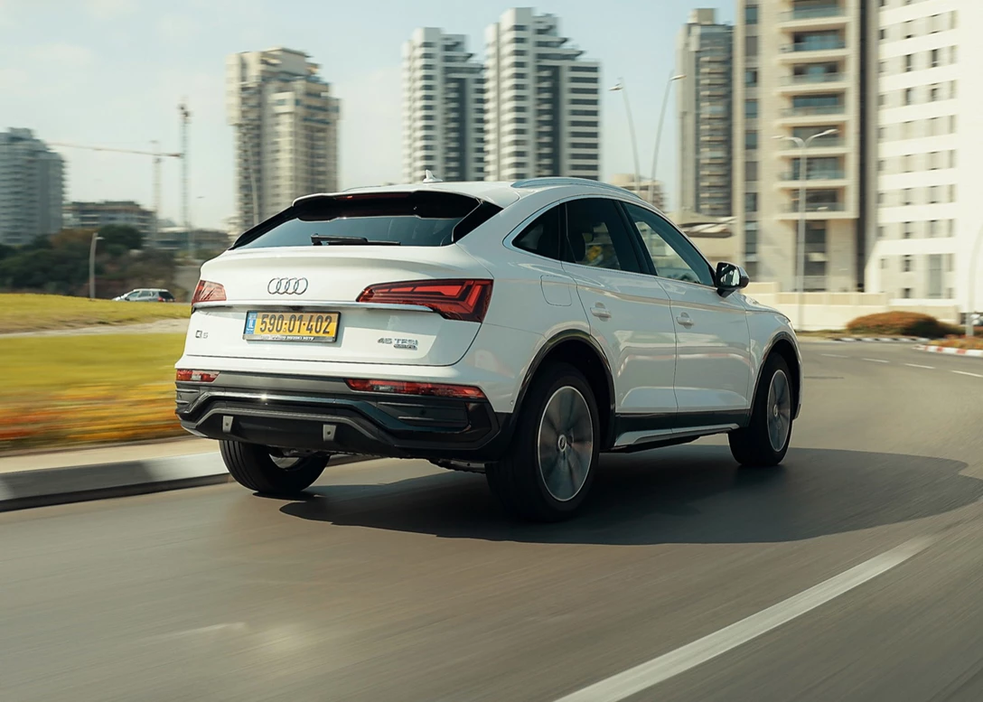 1649802-AUDI Q5 SportBack.00_09_13_12.Still062.jpg