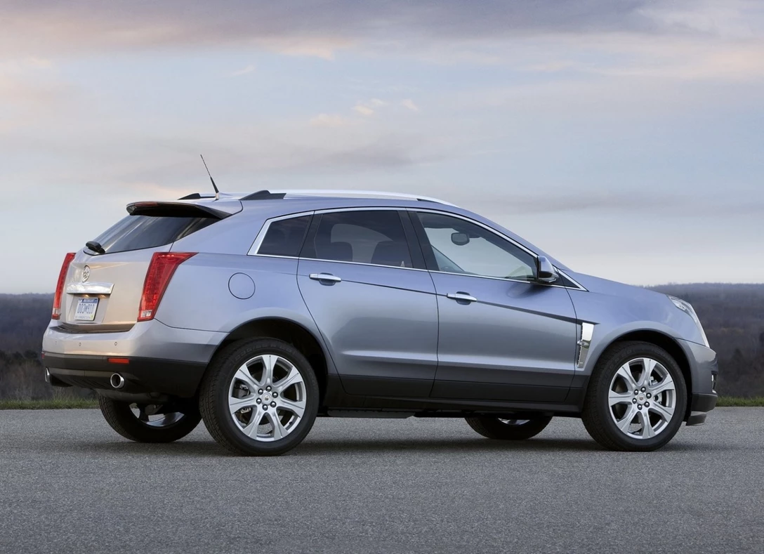 1606165-Cadillac-SRX-2010-2016-02.jpg