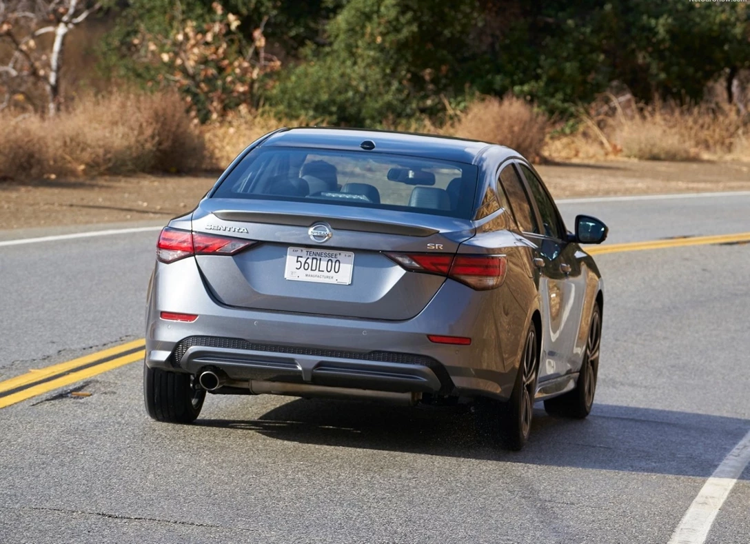 1654244-Nissan-Sentra-2021-02.jpg