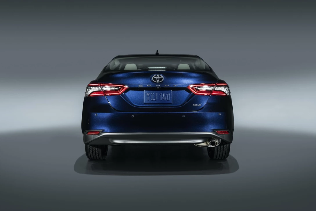 1634020-MY21_Camry_XLE_005-scaled.jpg