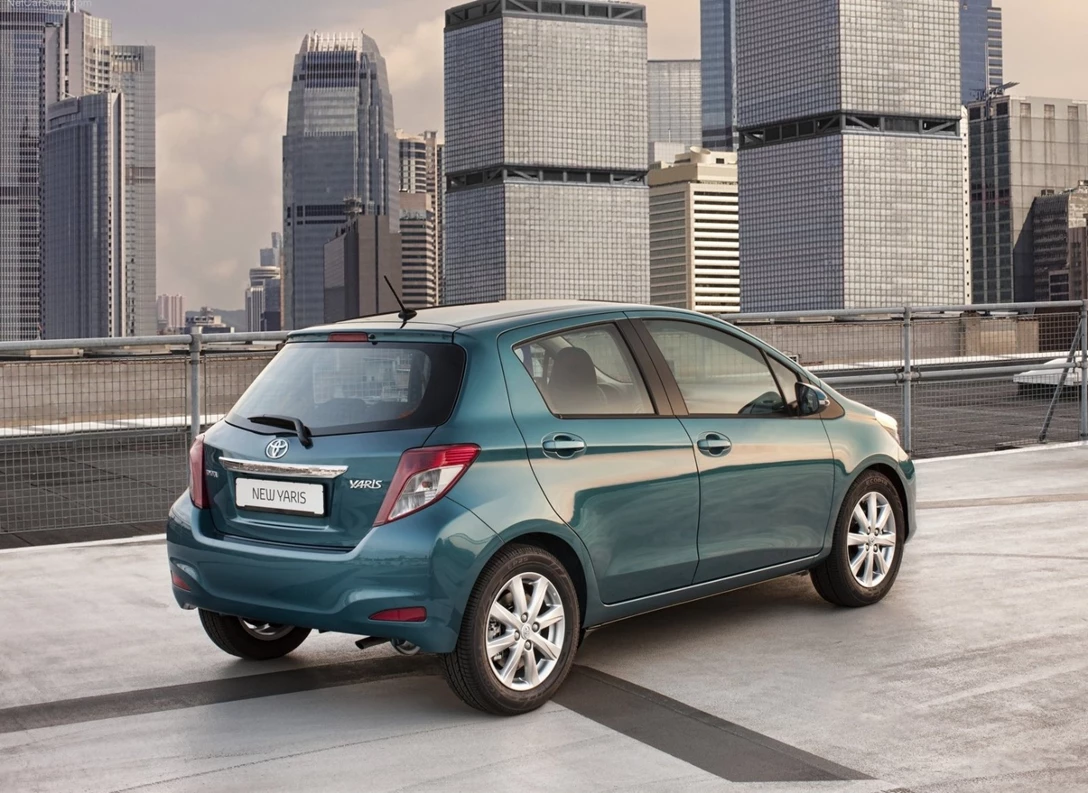 1644554-Toyota-Yaris-2013-04.jpg