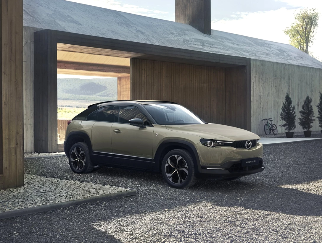 1675863-mx-30_e-skyactiv_r-ev_ext_5_l.jpg