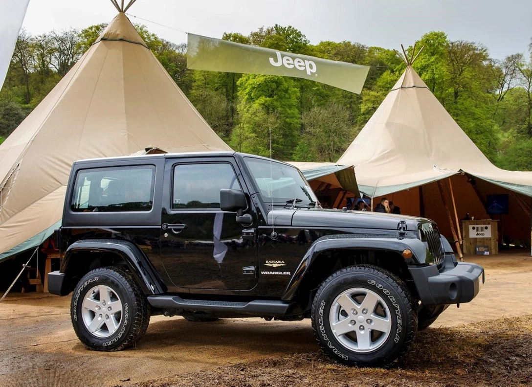 1660292-Jeep-Wrangler-2015-01.jpg