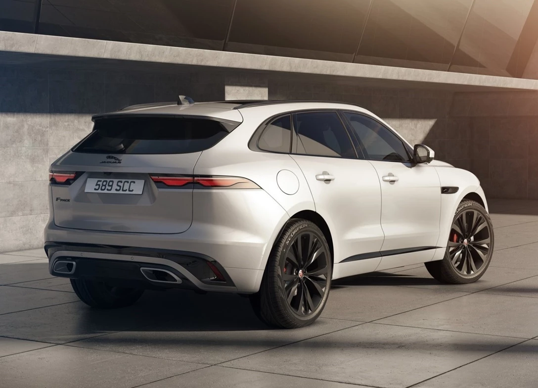 1639900-Jaguar-F-Pace-2021-02.jpg