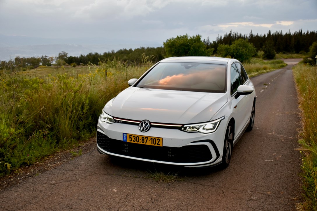 1643973-פולקסווגן גולף GTI מבחן דרכים - 1.jpeg