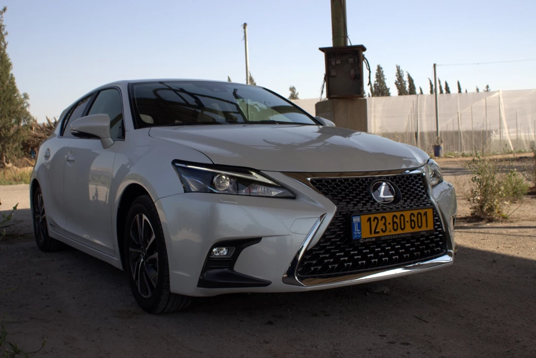 1596371-לקסוס CT200h מבחן דרכים (10).jpg