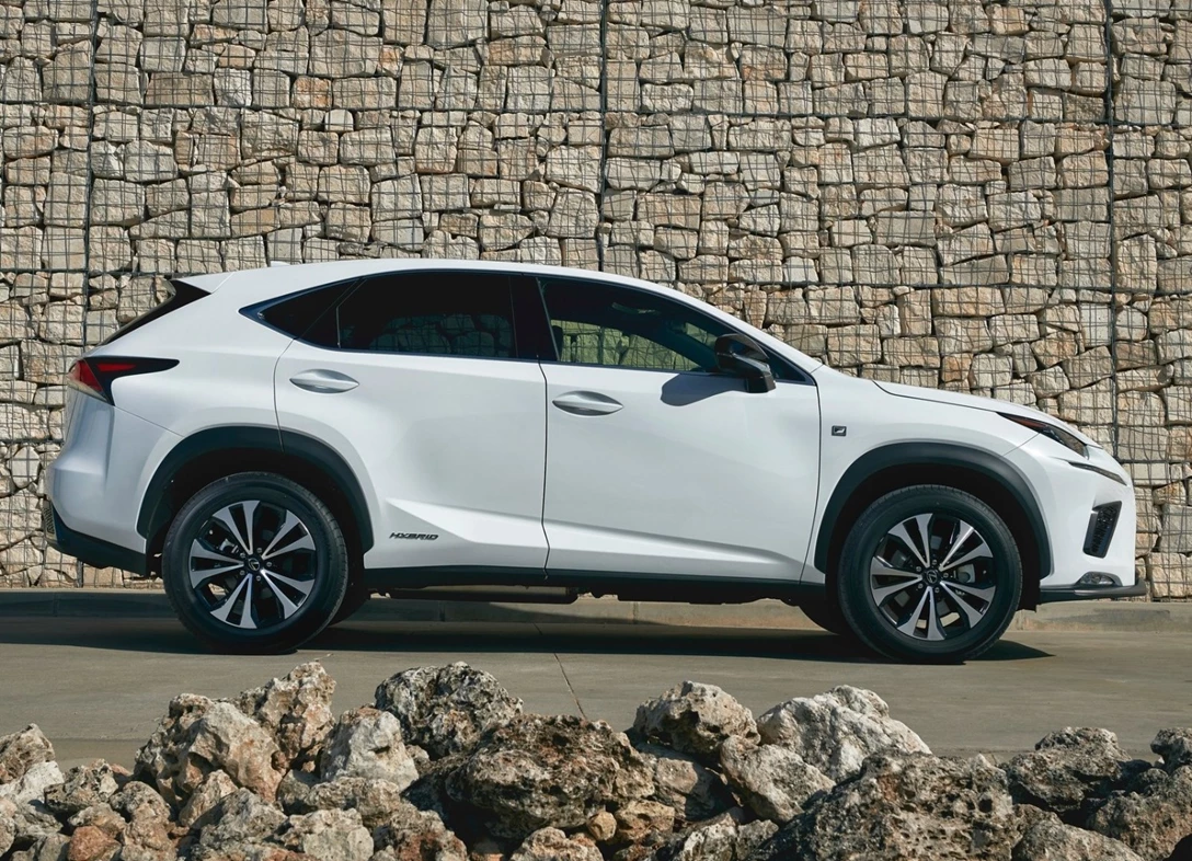 1646521-Lexus-NX-2018-03.jpg