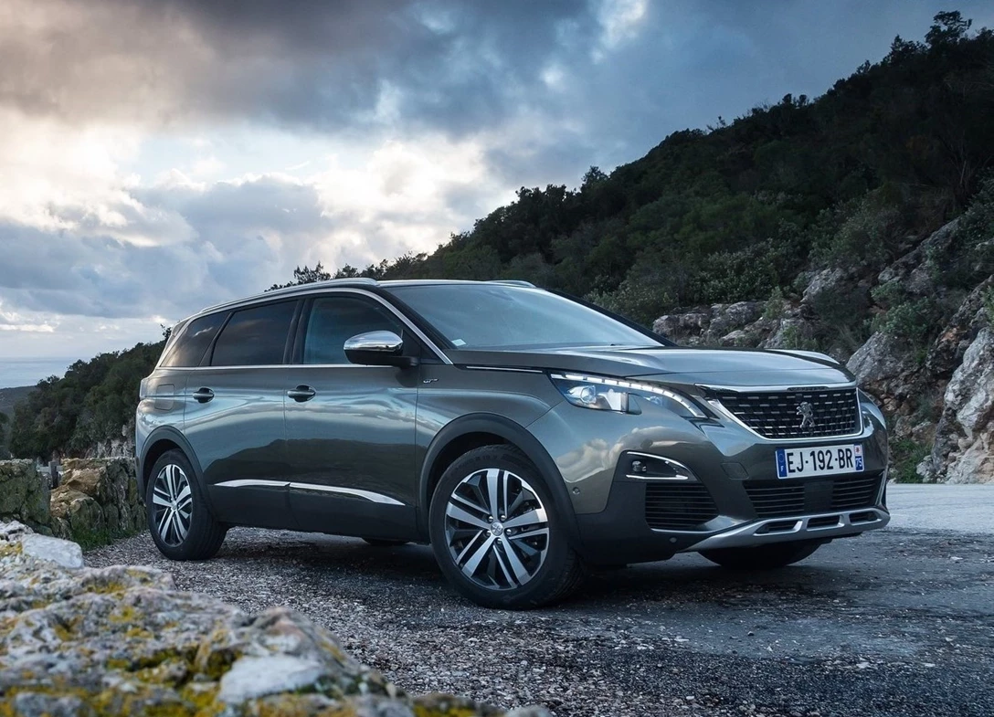1641128-Peugeot-5008-2018-01.jpg