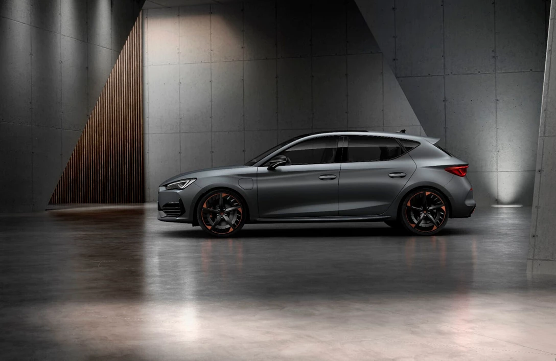 1630543-CUPRA_5D_PHEV_03_HQ.jpg