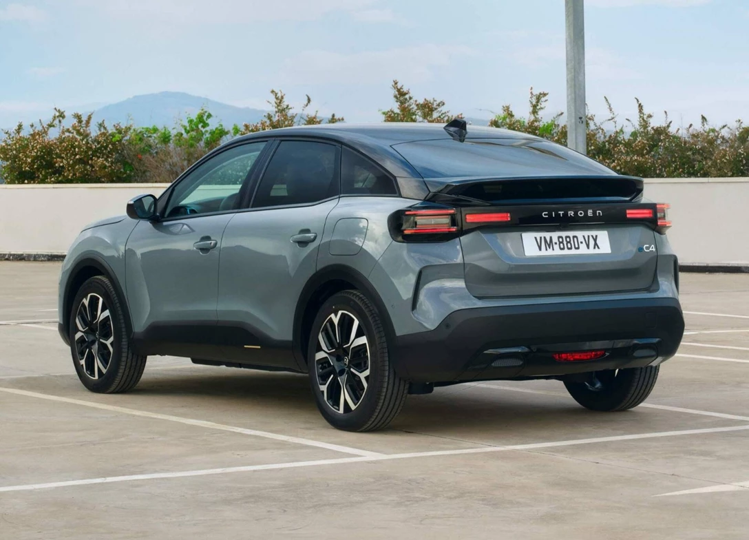 1706961-Citroen-C4-2025-03.jpg