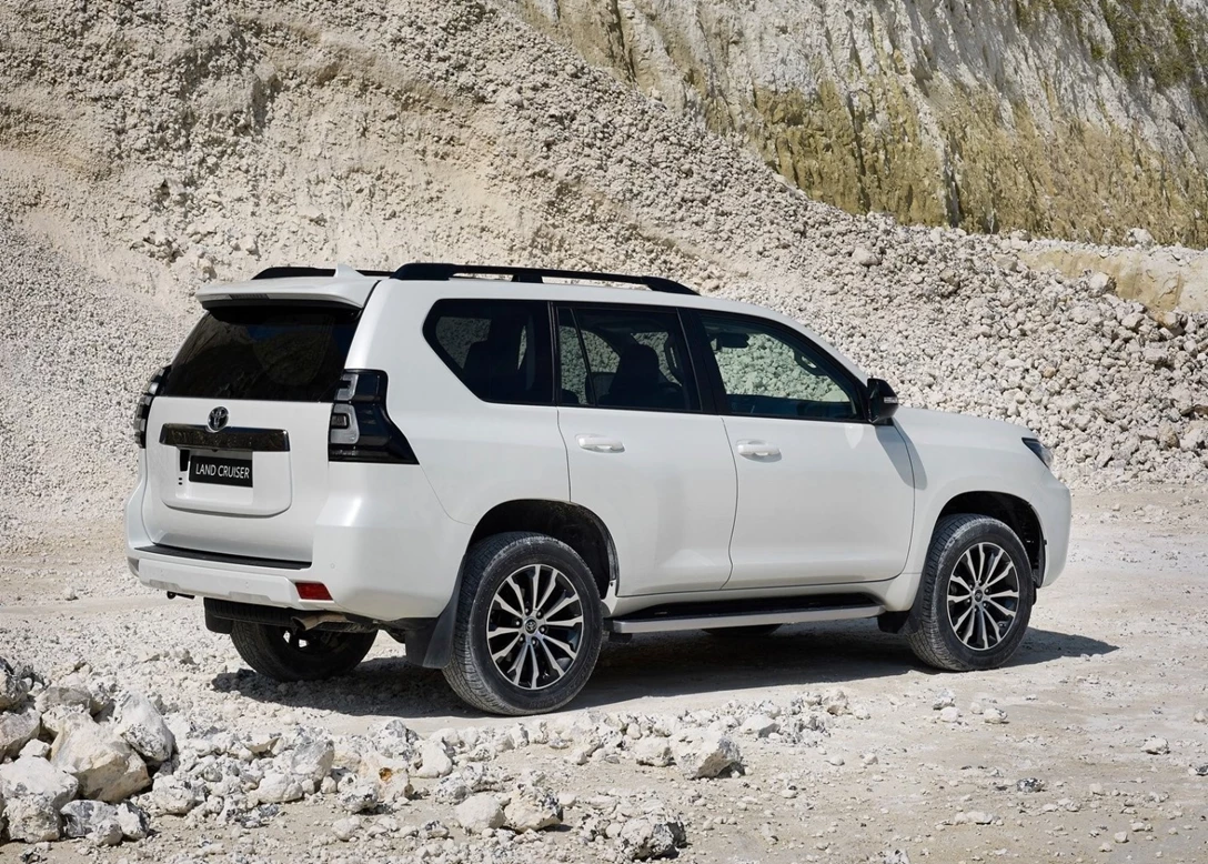 1642551-Toyota-Land_Cruiser-2021-04.jpg
